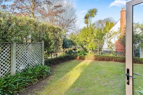 Photo of property in 2/37 Poynder Avenue, Merivale, Christchurch, 8014