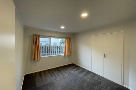 Photo of property in 38 Frank Nobilo Drive, Golflands, Auckland, 2013