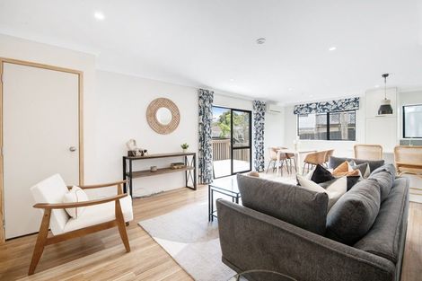 Photo of property in 1/7 Leiden Place, Totara Vale, Auckland, 0629