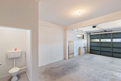 Photo of property in 47 Paynters Avenue, Strandon, New Plymouth, 4312