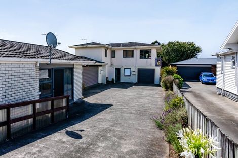 Photo of property in 2/65 Northgate, Strandon, New Plymouth, 4312