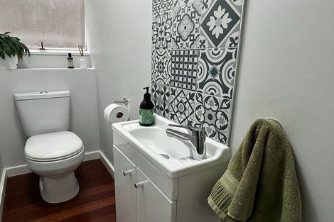 Photo of property in Greenmantle Flats, 88a Salamanca Road, Kelburn, Wellington, 6012