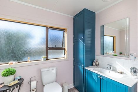 Photo of property in 22 Kent Avenue, Waitarere Beach, Levin, 5510