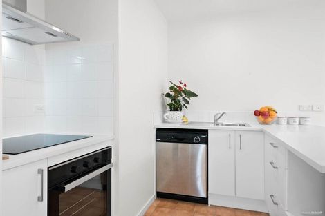 Photo of property in 7/30 John Jennings Drive, Oteha, Auckland, 0632