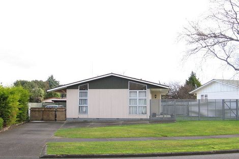 Photo of property in 32 Ruamahanga Crescent, Terrace End, Palmerston North, 4410