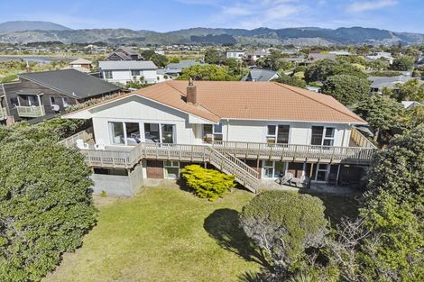 Photo of property in 7 Nuhaka Place, Paraparaumu Beach, Paraparaumu, 5032