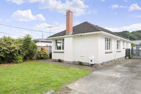 Photo of property in 19 Victoria Street, Ebdentown, Upper Hutt, 5018
