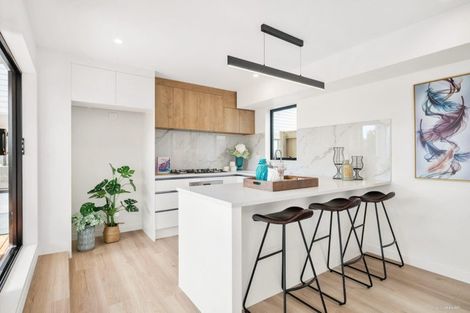 Photo of property in 48d Awaruku Road, Torbay, Auckland, 0630