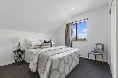 Photo of property in 548b Glenfield Road, Glenfield, Auckland, 0629