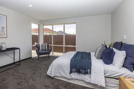 Photo of property in 2 Rosefield Lane, Northcote, Christchurch, 8052