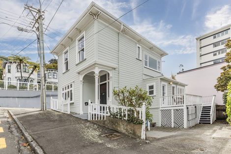 Photo of property in 18 Newman Terrace, Thorndon, Wellington, 6011