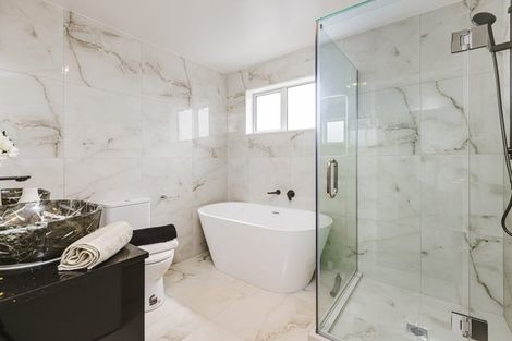 Photo of property in 76a Glenmore Road, Sunnyhills, Auckland, 2010