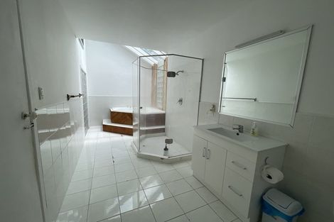 Photo of property in 39 Churchill Road, Murrays Bay, Auckland, 0630