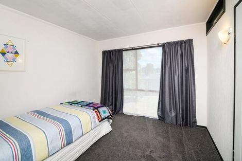 Photo of property in 6 Pukatea Place, Milson, Palmerston North, 4414