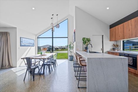 Photo of property in 16 Chatham Rise, Seaward Bush, Invercargill, 9812