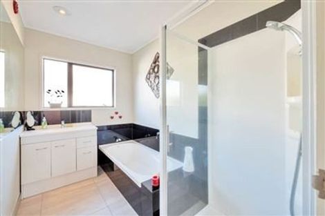 Photo of property in 62 Nigel Road, Browns Bay, Auckland, 0630