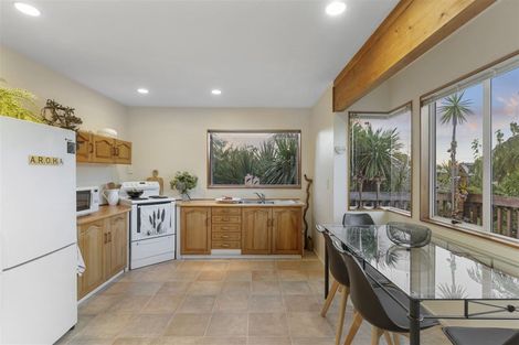 Photo of property in 1/51 Aeroview Drive, Beach Haven, Auckland, 0626