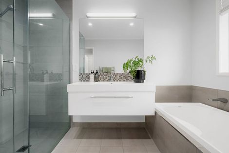 Photo of property in 46 Helen June Avenue, Flagstaff, Hamilton, 3210