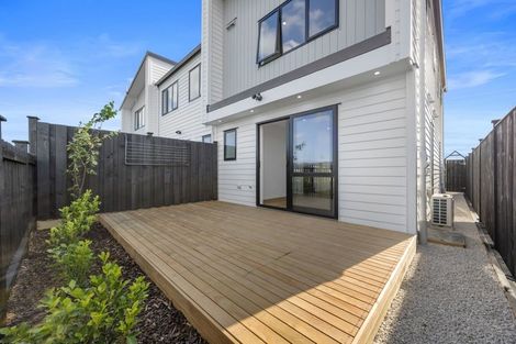 Photo of property in 8 Harikoa Way, Karaka, 2113