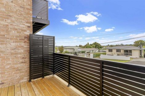 Photo of property in 2/137 View Road, Sunnyvale, Auckland, 0612