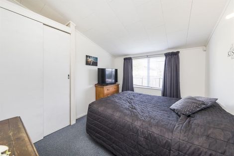 Photo of property in 30 Tiller Close, Kelvin Grove, Palmerston North, 4414