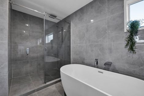 Photo of property in 20 Tiverton Crescent, Whalers Gate, New Plymouth, 4310