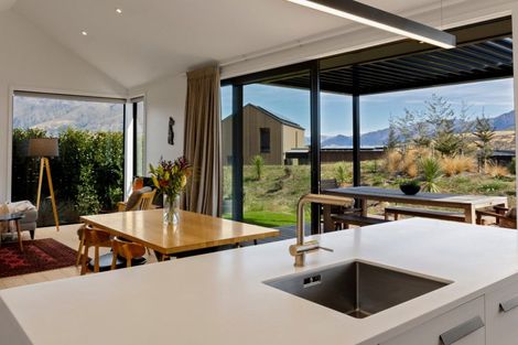 Photo of property in 7 Kotuku Lane, Jacks Point, Queenstown, 9371