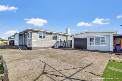 Photo of property in 24 Lee Street, Castlecliff, Whanganui, 4501