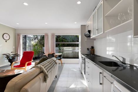 Photo of property in 10/38 Maratahu Street, Westown, New Plymouth, 4310