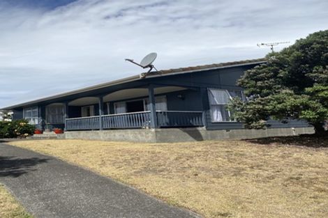 Photo of property in 22 Simcox Street, Otaki Beach, Otaki, 5512