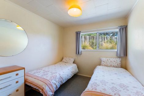 Photo of property in 96 Field Way, Waikanae Beach, Waikanae, 5036