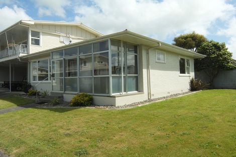 Photo of property in 6 Te Awe Awe Court, Hokowhitu, Palmerston North, 4410