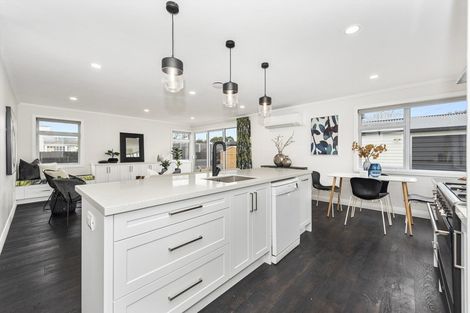 Photo of property in 256 Sandwich Road, St Andrews, Hamilton, 3200