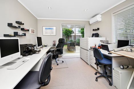 Photo of property in 26 Pipitea Place, Massey, Auckland, 0614