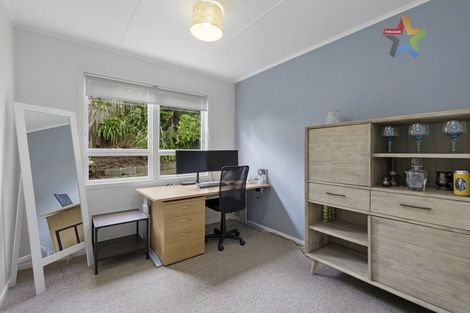 Photo of property in 27 Mossburn Grove, Kelson, Lower Hutt, 5010