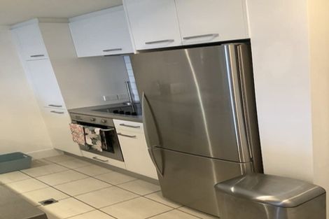 Photo of property in The Capital, 14/370 Oriental Parade, Oriental Bay, Wellington, 6011