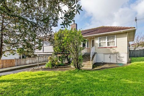 Photo of property in 1/10 Bishop Street, Green Bay, Auckland, 0604