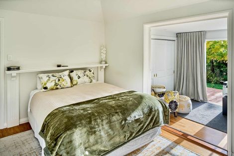 Photo of property in 10 Walter Road, Lowry Bay, Lower Hutt, 5013