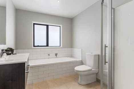 Photo of property in 17 Kahika Grove, Huapai, Kumeu, 0810