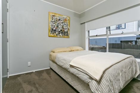 Photo of property in 2/2 Lambrown Drive, Totara Vale, Auckland, 0629