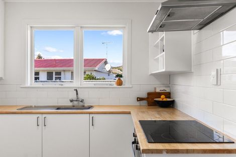 Photo of property in 20a Parera Grove, Heretaunga, Upper Hutt, 5018