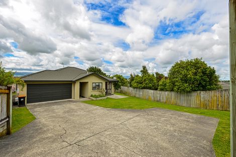 Photo of property in 11 Jordan Way, Kelvin Grove, Palmerston North, 4414