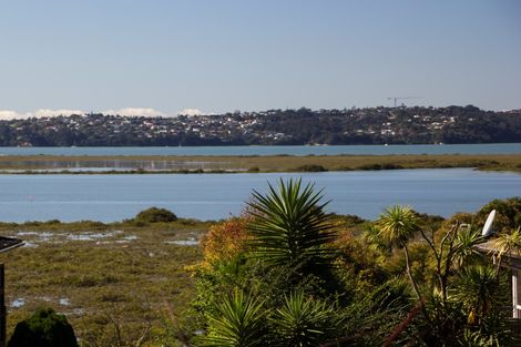 Photo of property in 26 Pipitea Place, Massey, Auckland, 0614