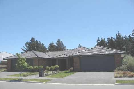 Photo of property in 35 Ruahine Place, Parklands, Christchurch, 8083