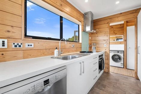 Photo of property in 65 Queens Road, Waikanae Beach, Waikanae, 5036