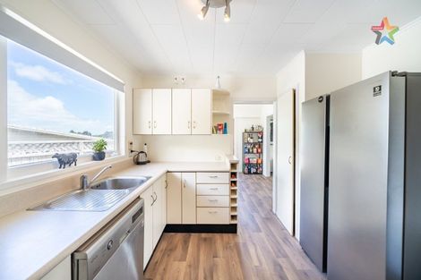 Photo of property in 52 Waipounamu Drive, Kelson, Lower Hutt, 5010