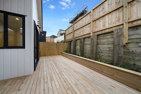 Photo of property in 7 Horokaka Street, Massey, Auckland, 0614