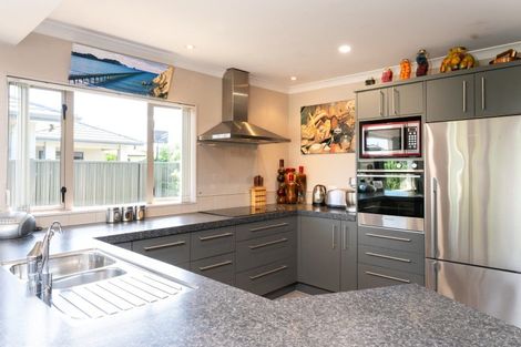 Photo of property in 16 Delta Mews Place, Clive, 4102