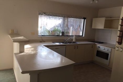 Photo of property in 5 Tokay Place, Huapai, Kumeu, 0810