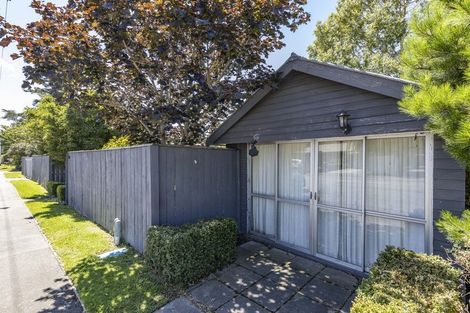 Photo of property in 144a High Street, Oxford, 7430